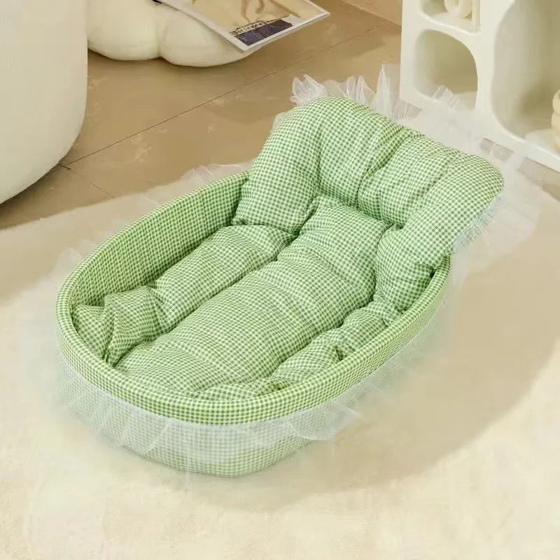 Cute Lace Trimmed Pet Princess Bed For Dogs And Cats