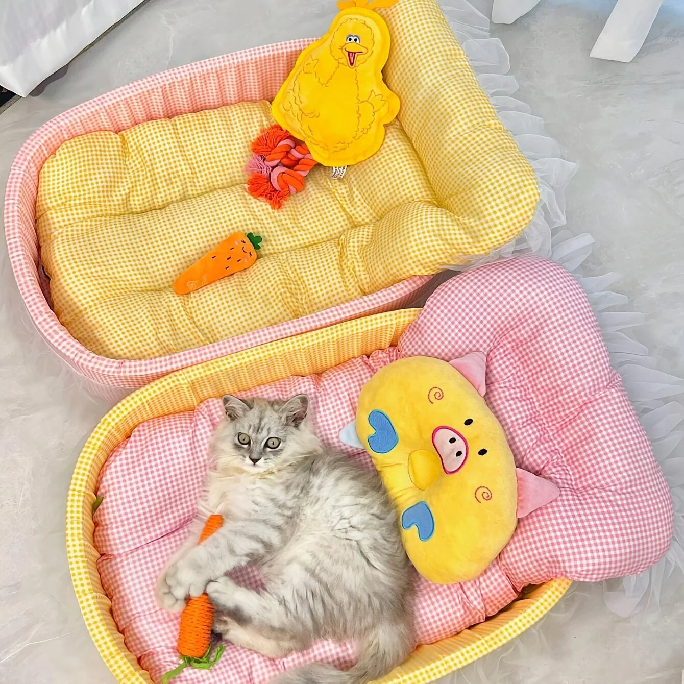 Cute Lace Trimmed Pet Princess Bed For Dogs And Cats